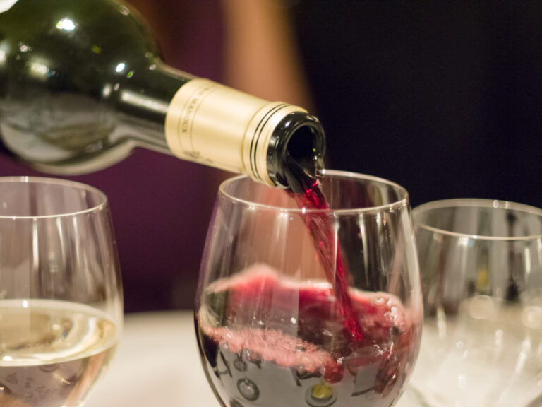 Terroir-Artisan - Idée cadeau 2022 : gâtez vos proches avec du vin du Roussillon ! Terroir-Artisan - Idée cadeau 2022 : gâtez vos proches avec du vin du Roussillon !