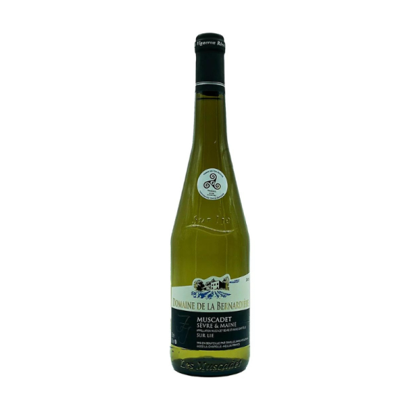 Bouteille de Muscadet Sèvre et Maine sur Lie appelé Domaine de la Bernadière